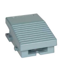 ПЕДАЛЬНЫЙ ПЕРЕКЛЮЧАТЕЛЬ 1 ШАГ NC+NO XPEM110